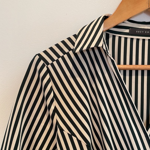 Suzy Shier Striped Belted Mini Dress. Collared V-Neck. Size M. 92% Polye… - Picture 2 of 6